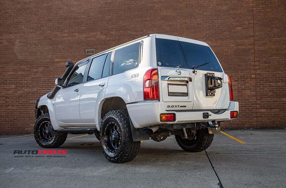NISSAN PATROL REVOLVER GLOSS BLACK WITH MILLED ACCENTS